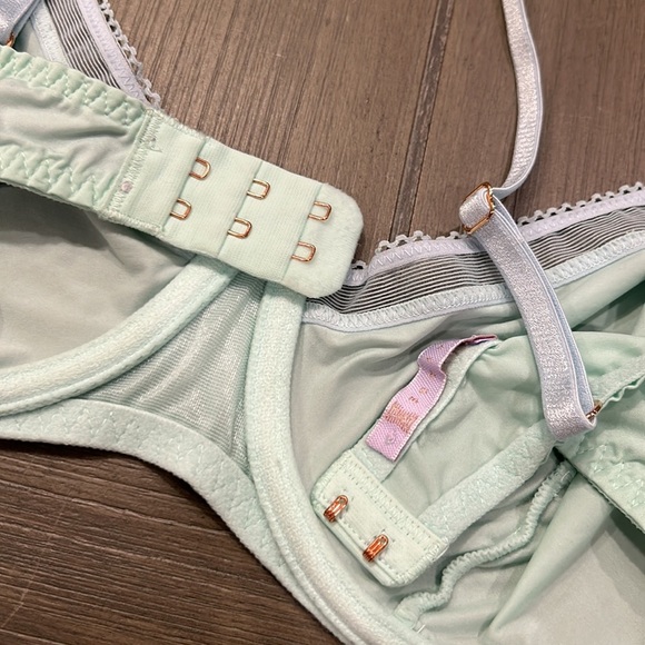 Savage x Fenty Mint Green Bralette - Picture 6 of 8